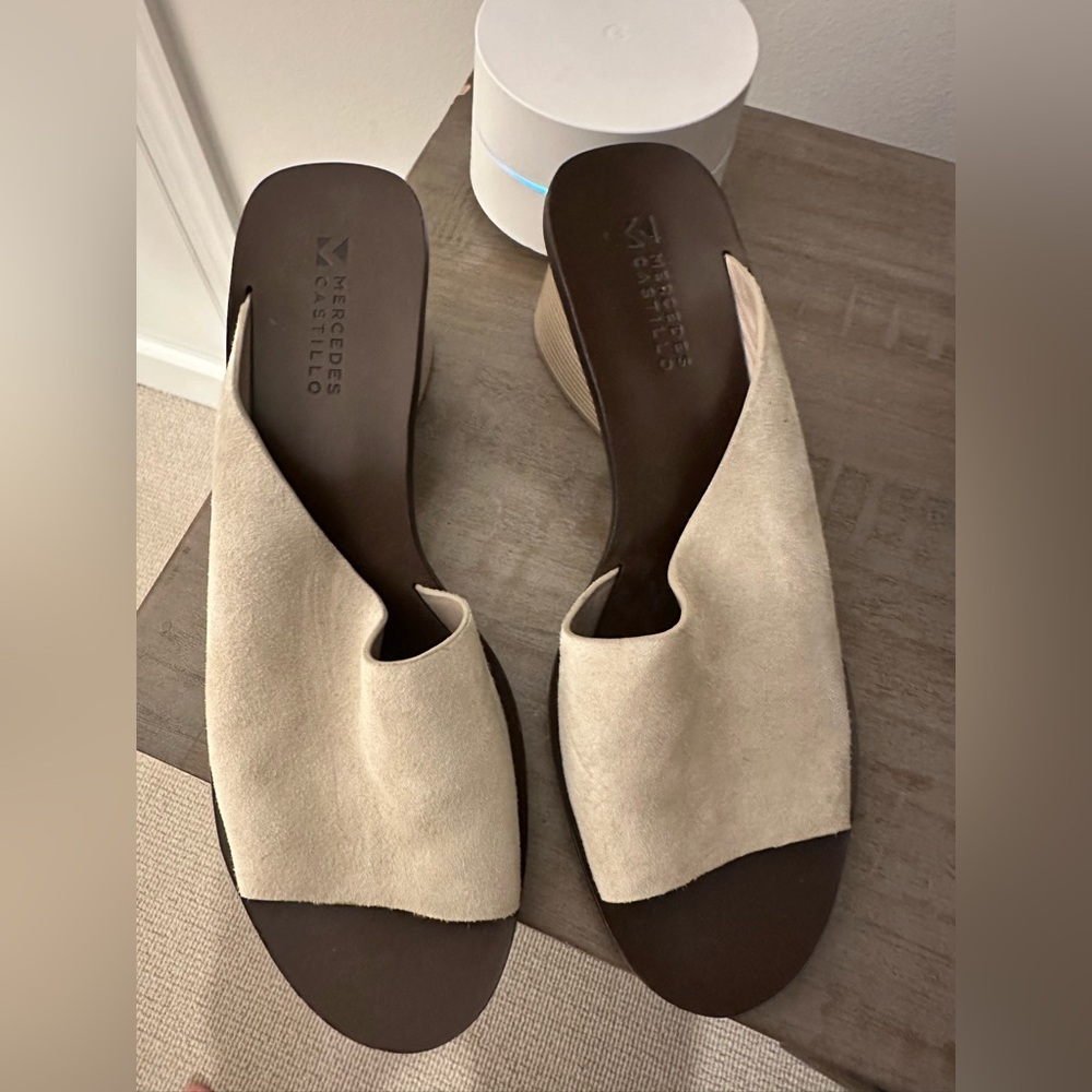 Mercedes Castillo Beige Open-Toe Mules
